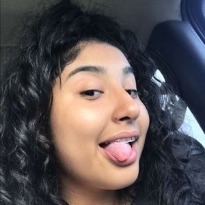 Meet your Posher, Isabel